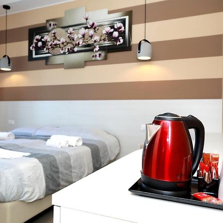 Residence Europa Piacenza Bagian luar foto