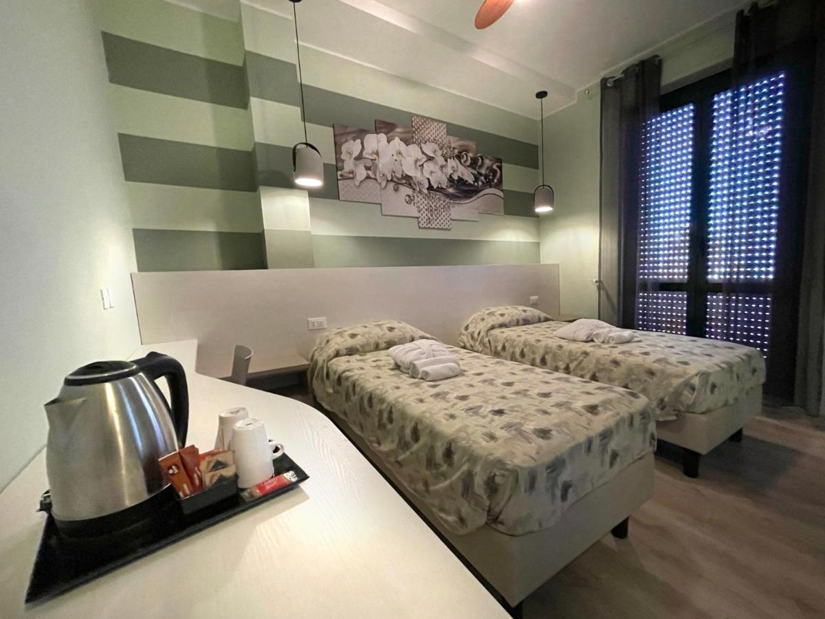 Residence Europa Piacenza Bagian luar foto