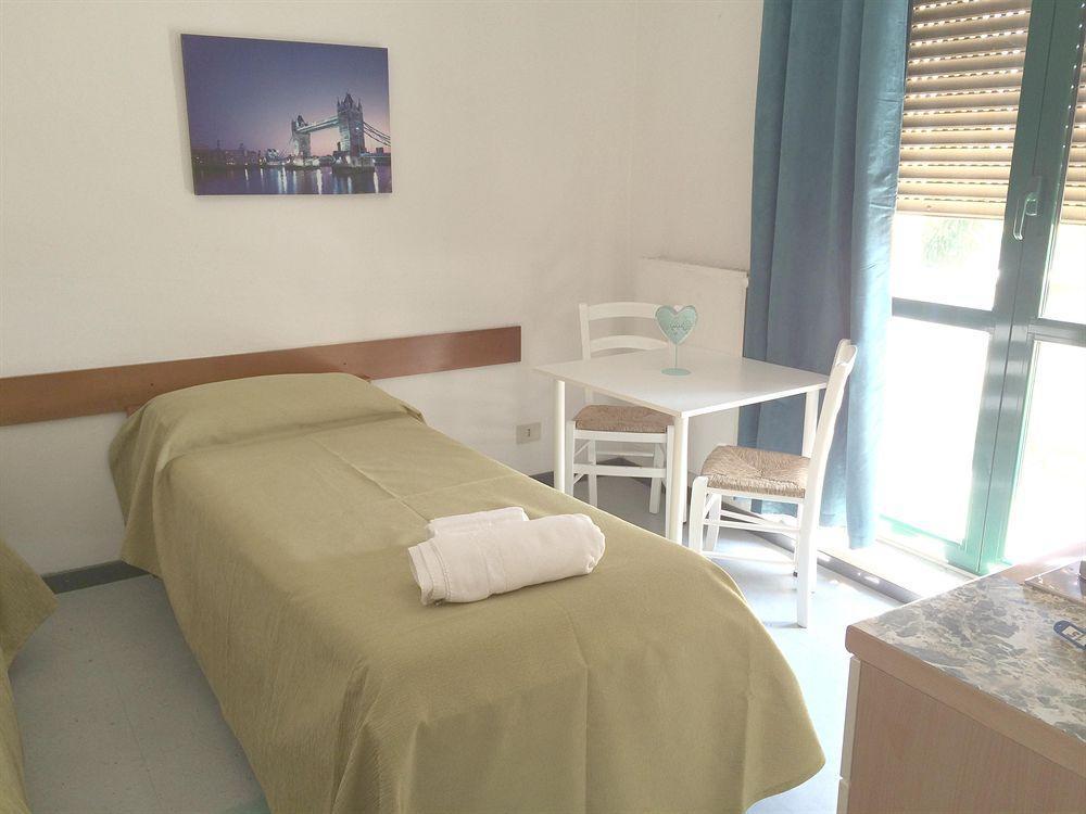 Residence Europa Piacenza Bagian luar foto