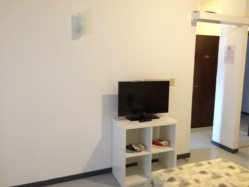 Residence Europa Piacenza Bagian luar foto