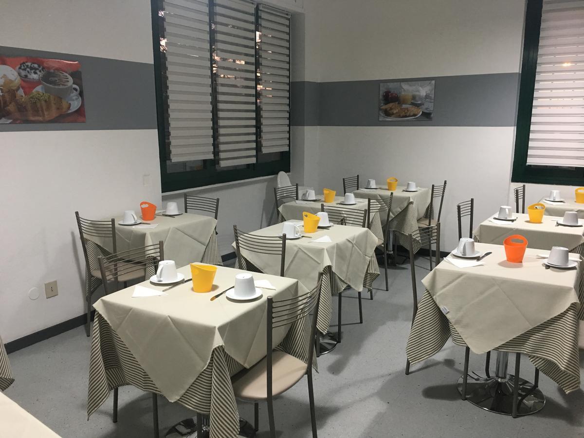 Residence Europa Piacenza Bagian luar foto