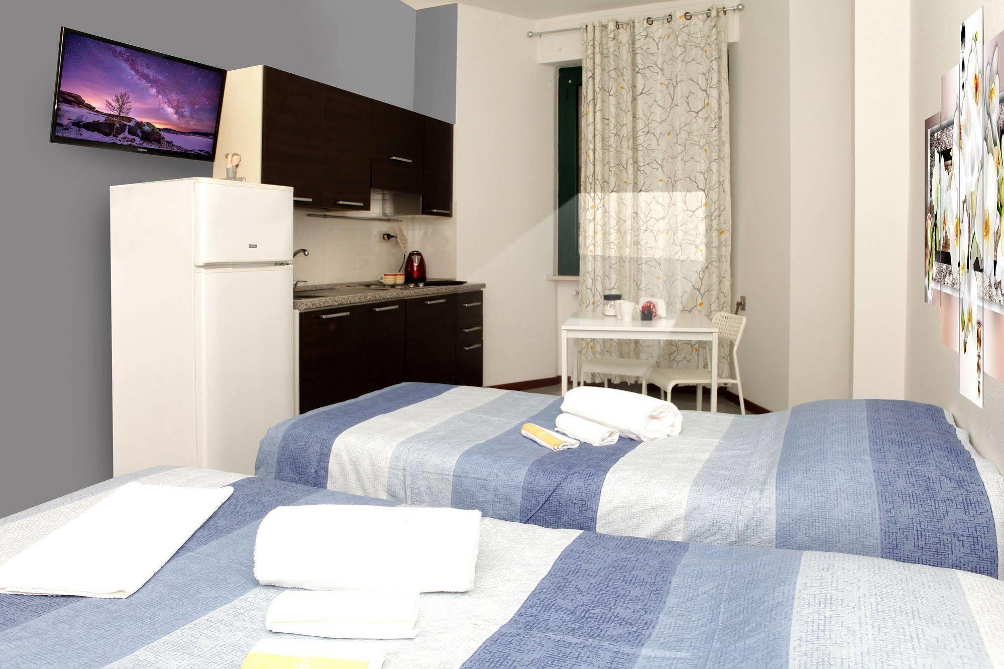 Residence Europa Piacenza Bagian luar foto